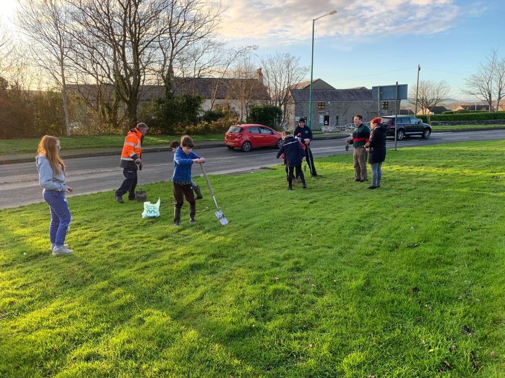 Daffodil Planting at Nobles Hospital