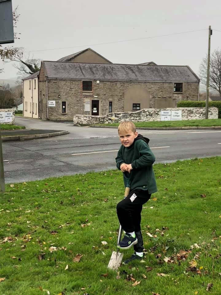 Daffodil Planting at Nobles Hospital